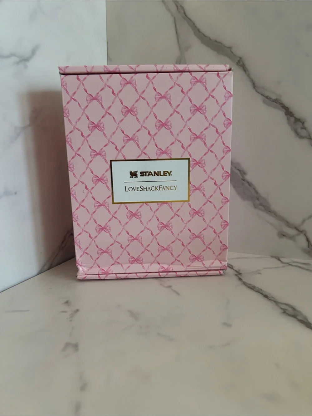 Stanley LoveShackFancy 20 oz Pink Bow Pattern Gift Set Box - Picture 2 of 5
